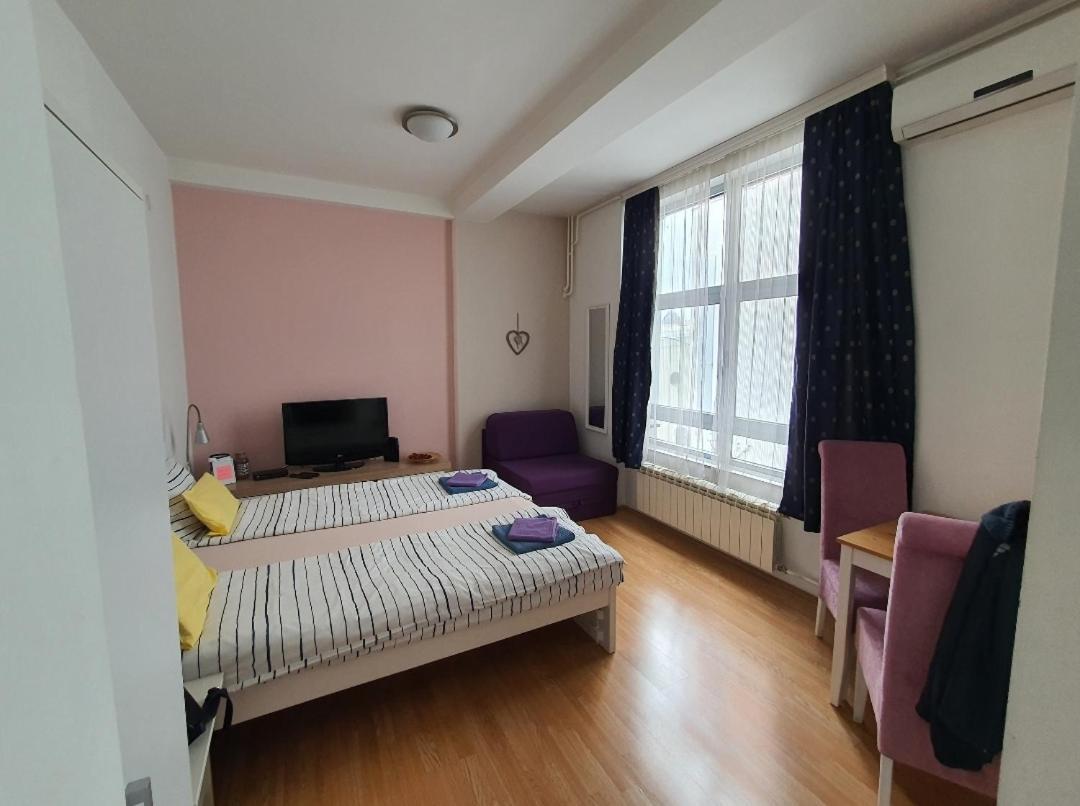 Studio Apartman Ld U Strogom Centru Нови Сад Екстериор снимка