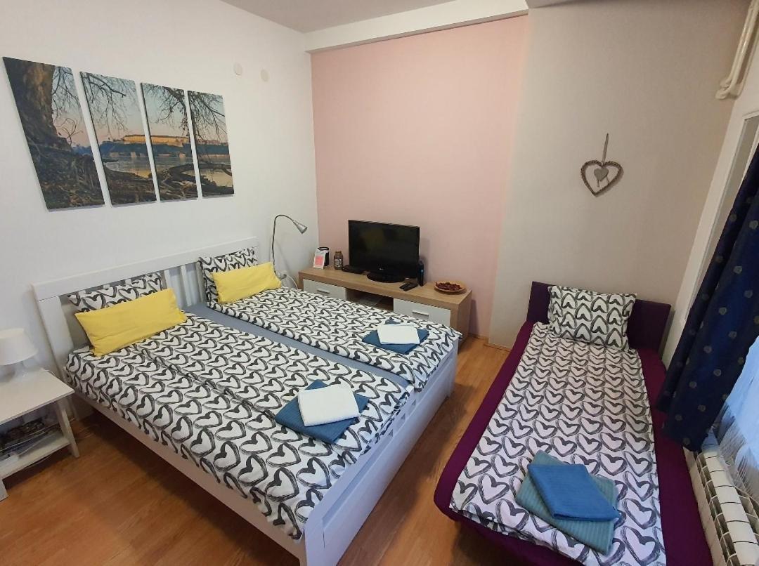 Studio Apartman Ld U Strogom Centru Нови Сад Екстериор снимка