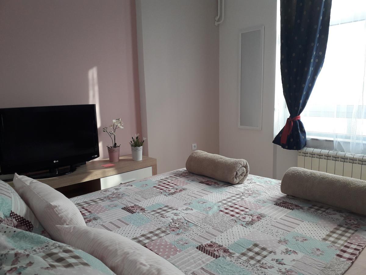 Studio Apartman Ld U Strogom Centru Нови Сад Екстериор снимка