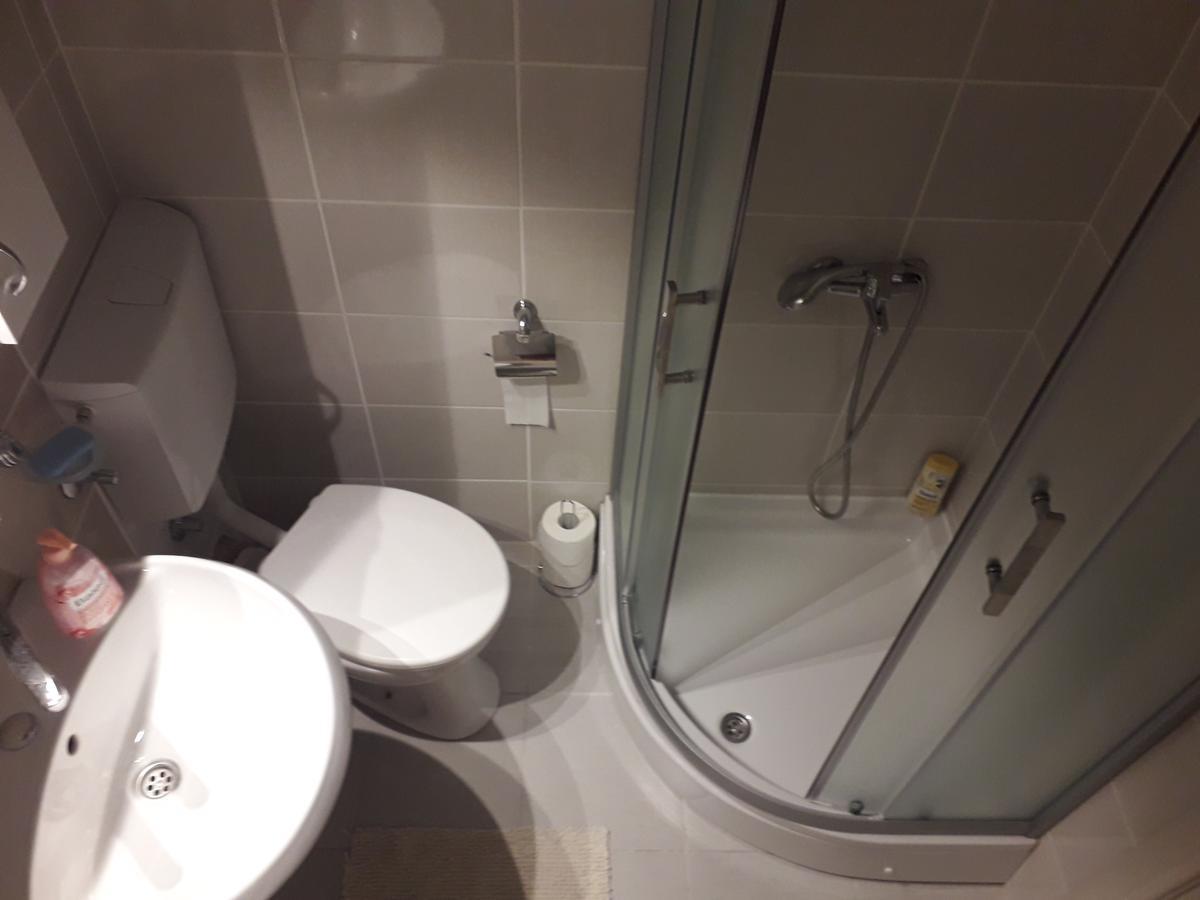 Studio Apartman Ld U Strogom Centru Нови Сад Екстериор снимка