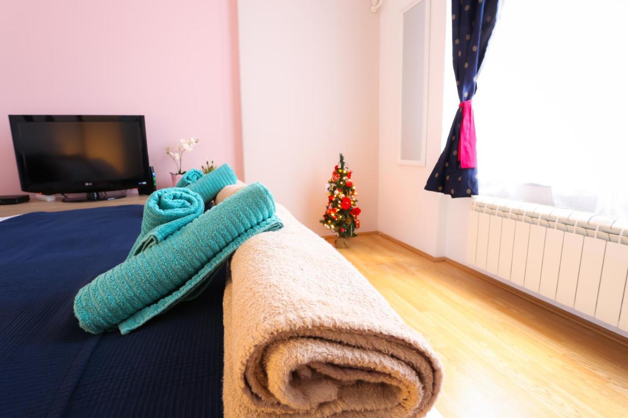 Studio Apartman Ld U Strogom Centru Нови Сад Екстериор снимка