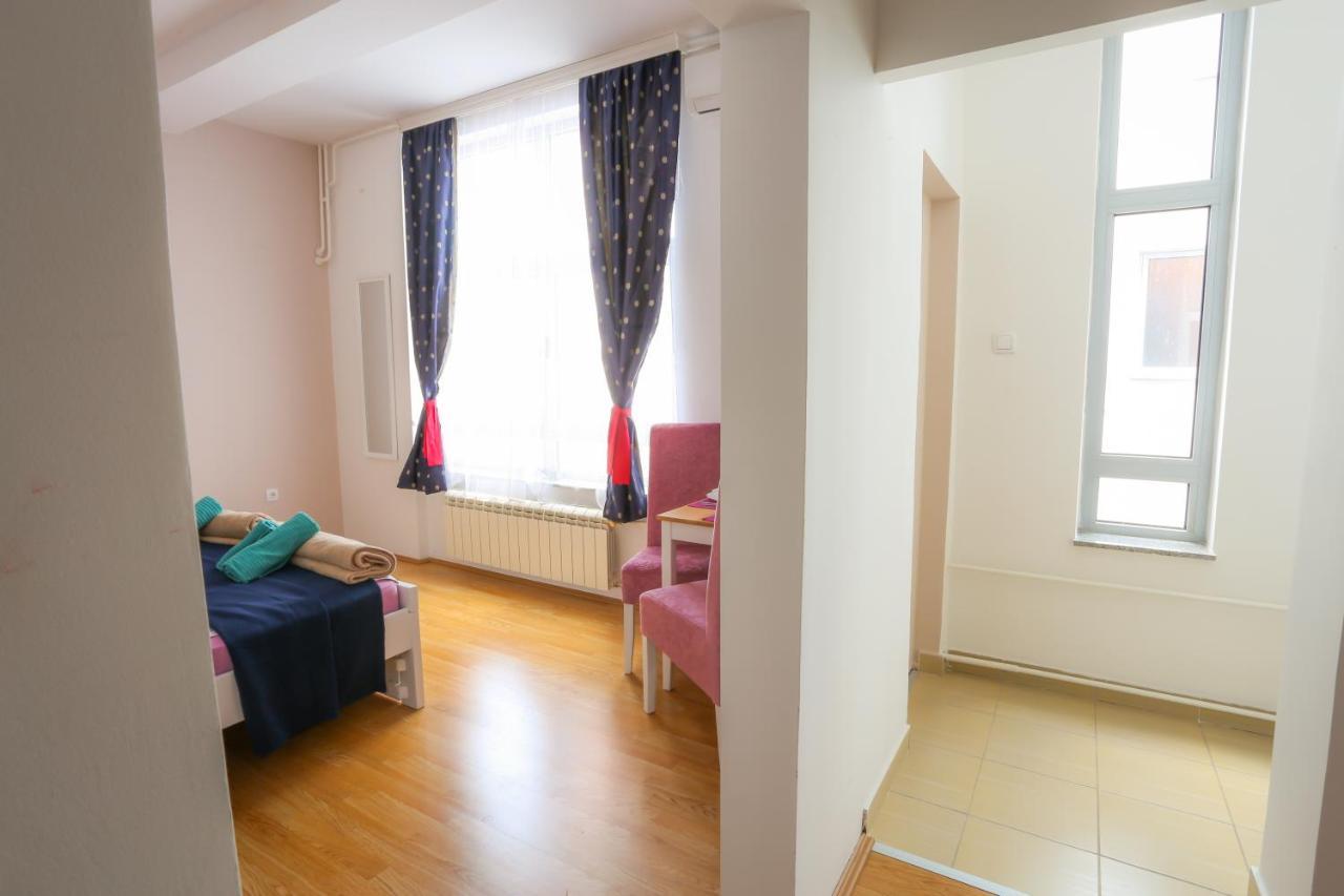 Studio Apartman Ld U Strogom Centru Нови Сад Екстериор снимка