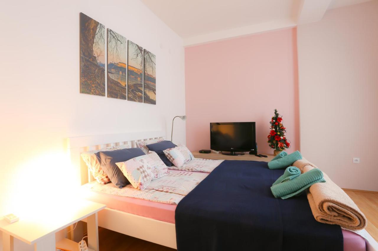 Studio Apartman Ld U Strogom Centru Нови Сад Екстериор снимка