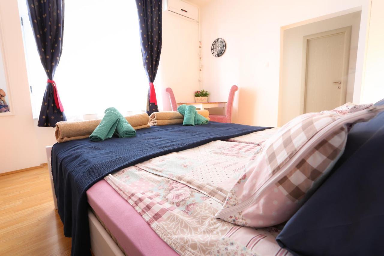 Studio Apartman Ld U Strogom Centru Нови Сад Екстериор снимка